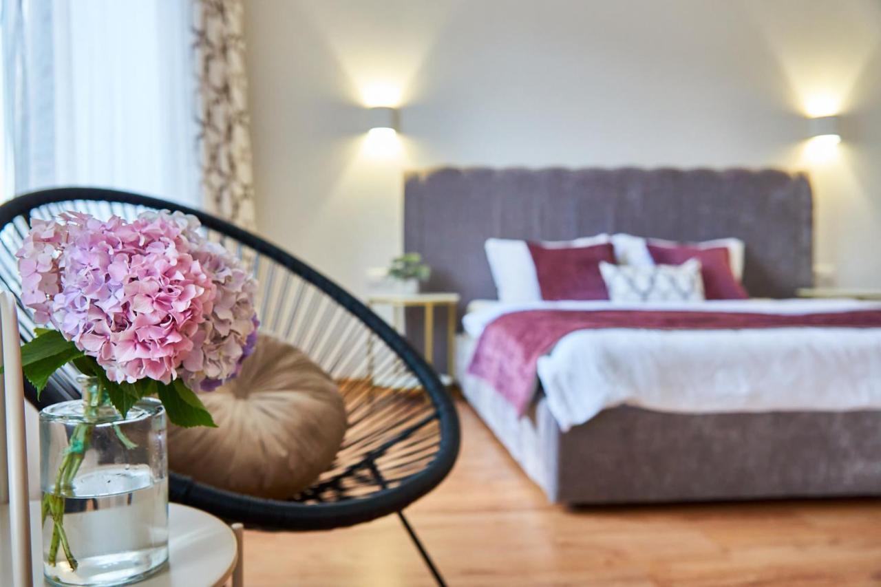 Best Apartments On Kyryla & Mefodia Мукачеве Екстериор снимка