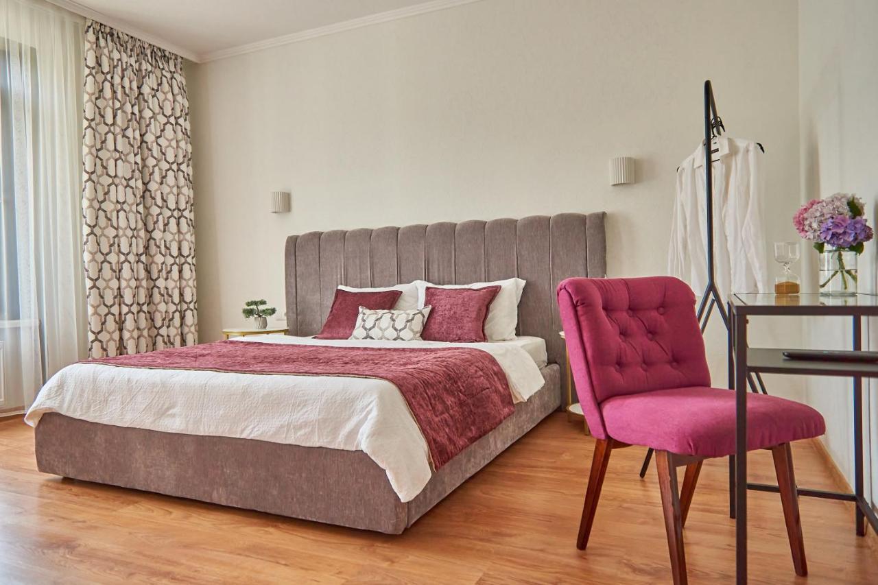 Best Apartments On Kyryla & Mefodia Мукачеве Екстериор снимка