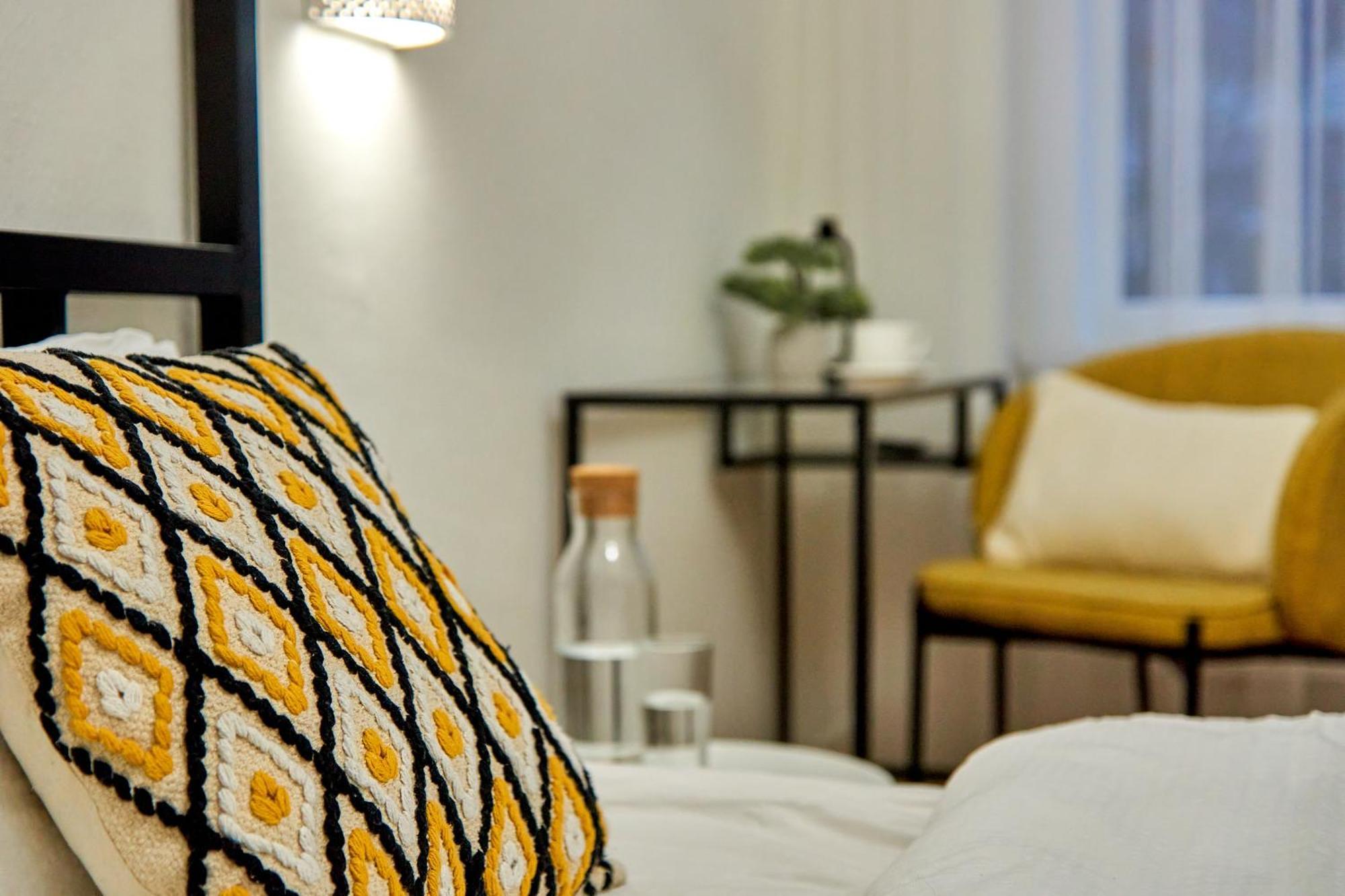 Best Apartments On Kyryla & Mefodia Мукачеве Екстериор снимка