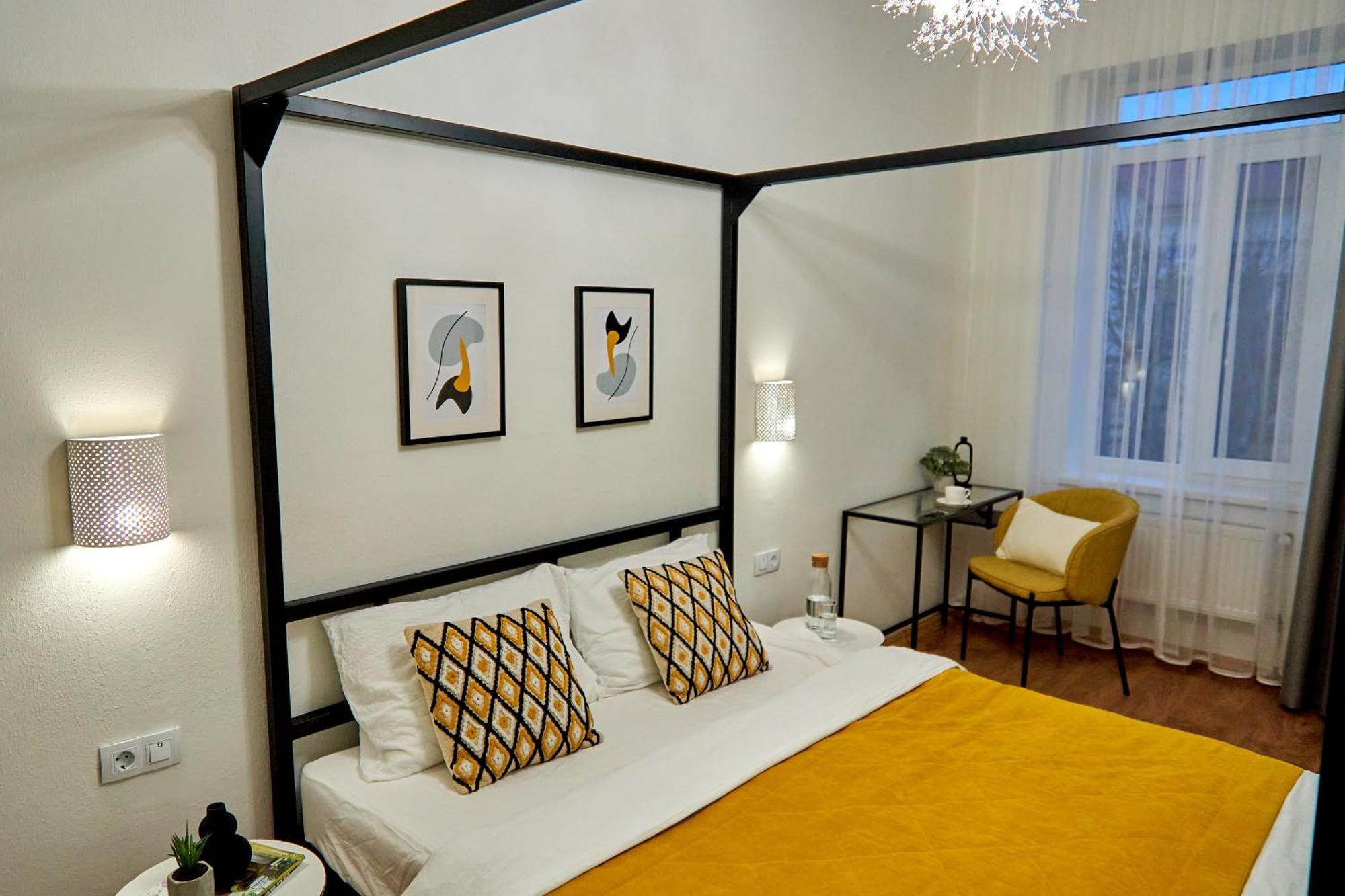 Best Apartments On Kyryla & Mefodia Мукачеве Екстериор снимка