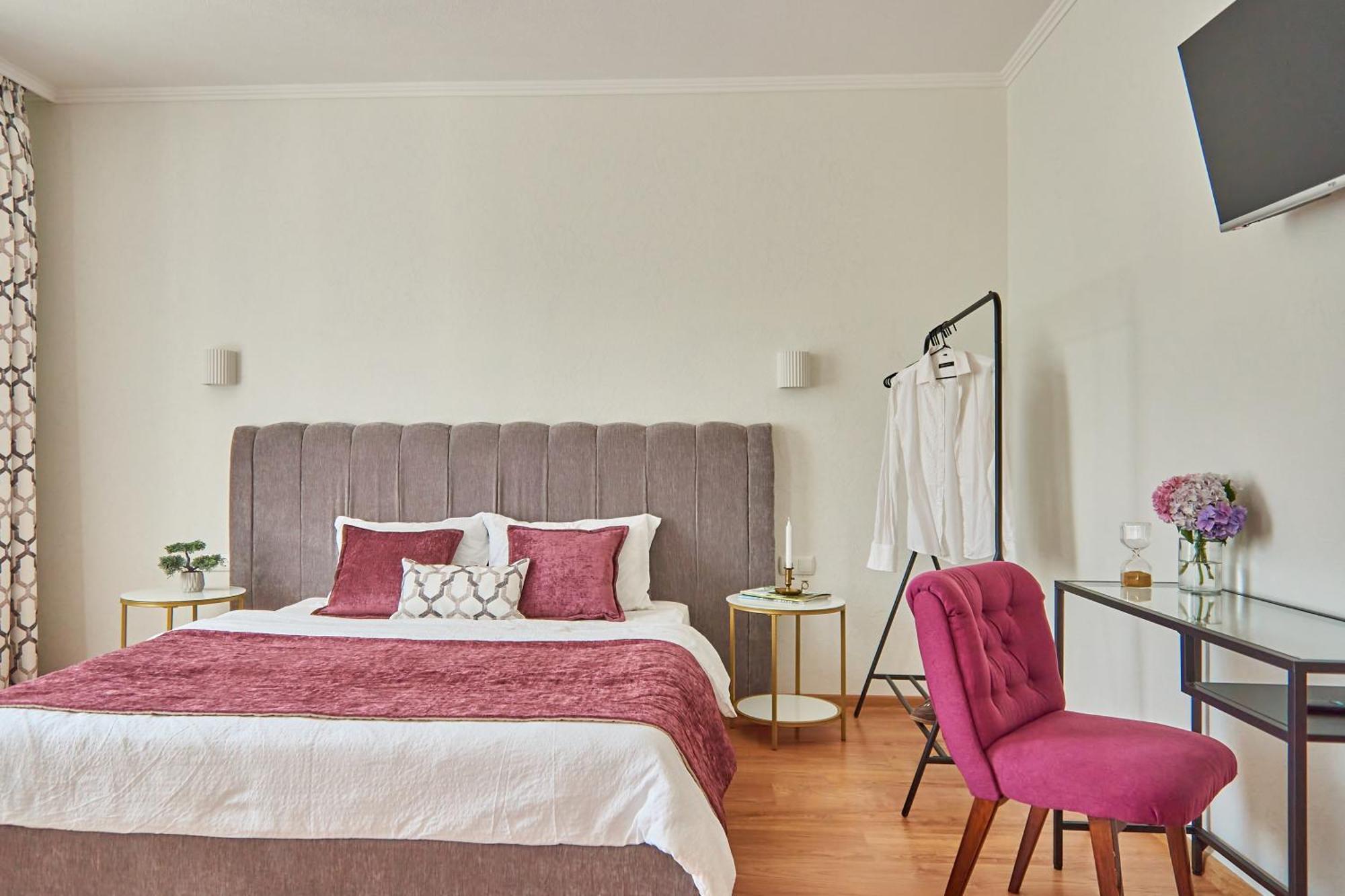 Best Apartments On Kyryla & Mefodia Мукачеве Екстериор снимка